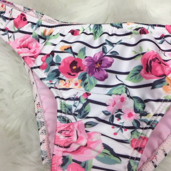 WILDFOX | White Pink Floral Bikini Bottom -E90 - Picture 4 of 7
